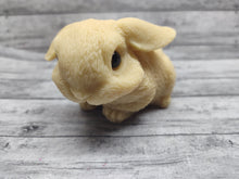 Load image into Gallery viewer, Bunny Wax Melt
