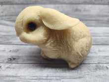 Load image into Gallery viewer, Bunny Wax Melt
