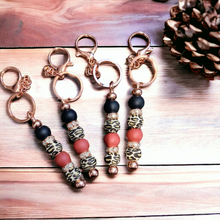 Load image into Gallery viewer, Leopard Beaded Keychain
