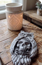 Load image into Gallery viewer, Owl/Skull Wax Melt
