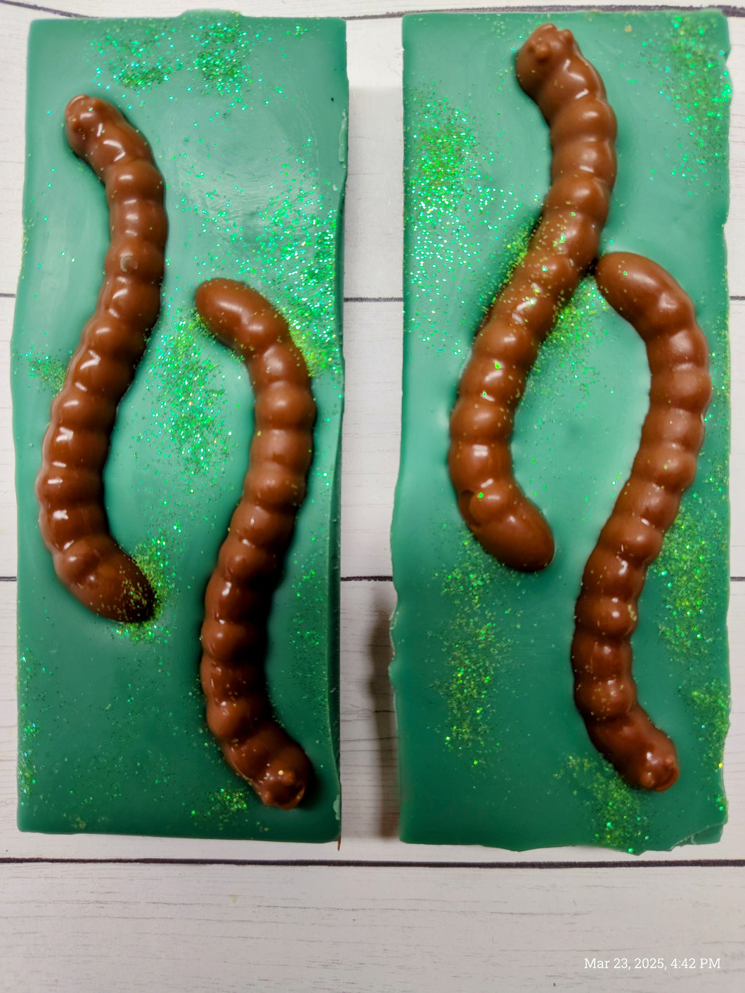 Worm Break Me Bar (Small)